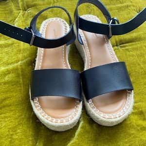 Universal Thread Platform Espadrille Sandal